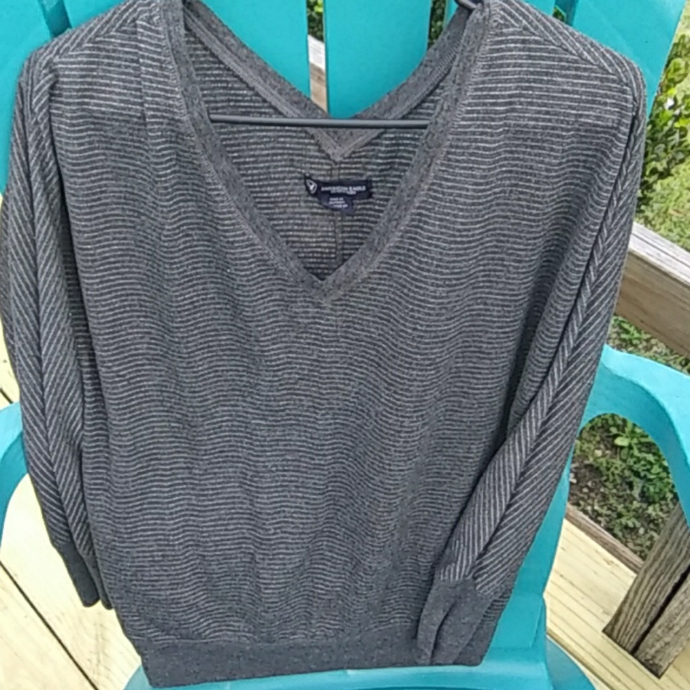 Super Cute American Eagle 3/4 Slouchy Sleeve